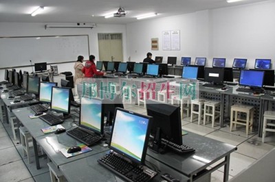 計算機應用技術(shù)學校精選指南與信息技術(shù)開發(fā)方向探究